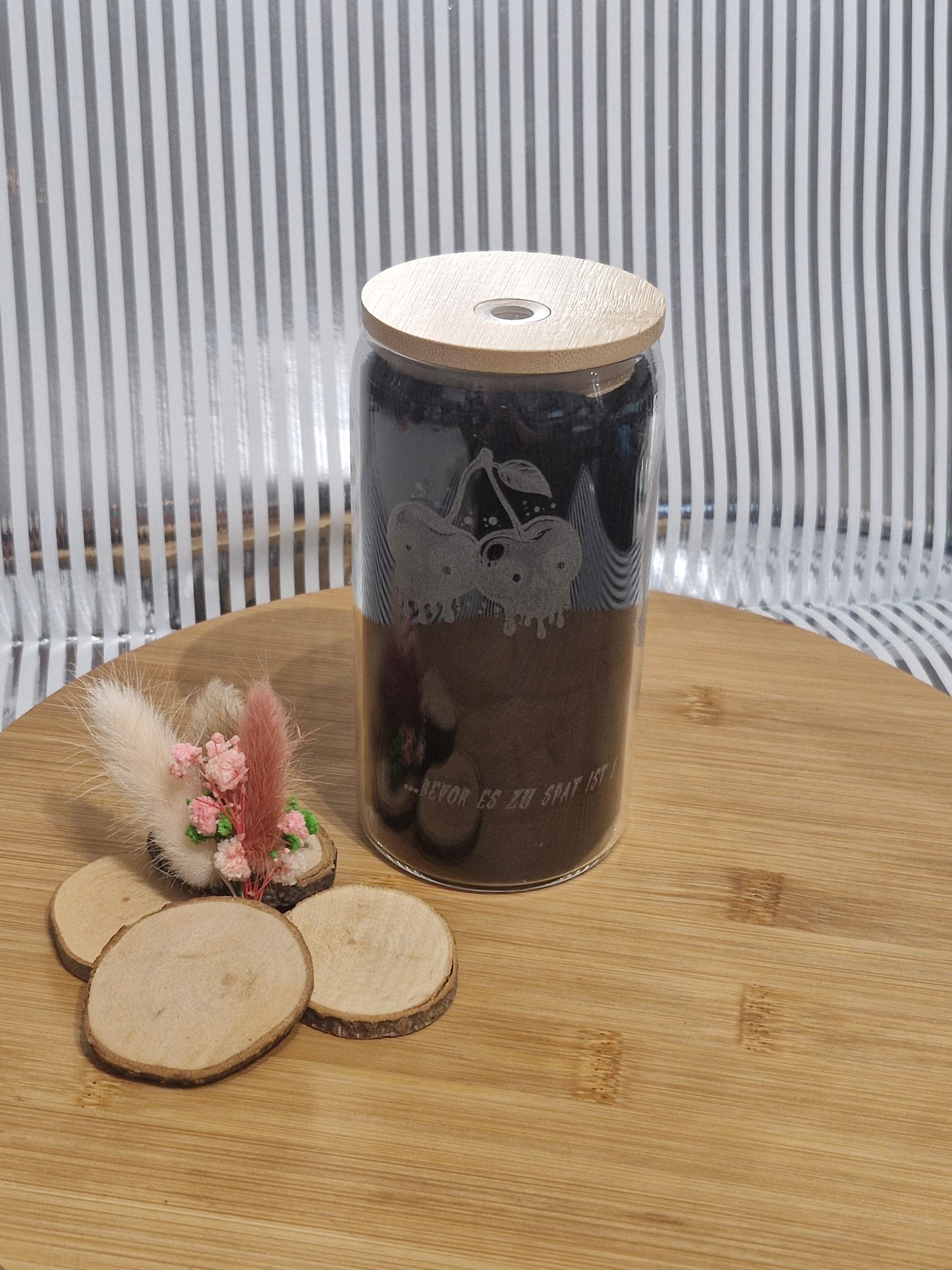 Graviertes Totenkopf Trinkglas
